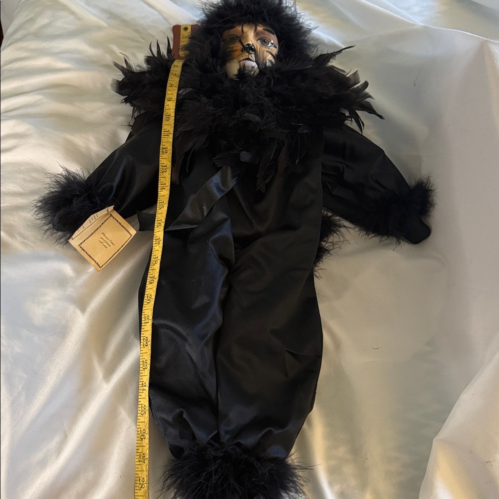 Crawford's Collectibles Porcelain Cat Clown Doll Musical CATS Grizabella-Memory - Picture 6 of 10